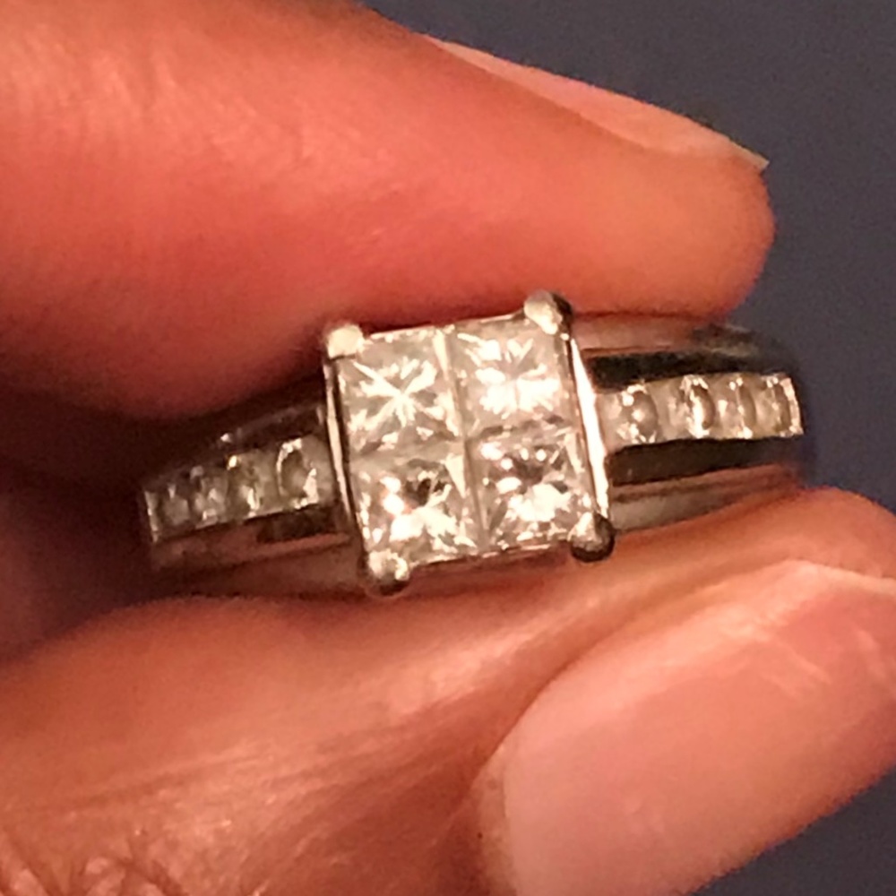 Ring - Picture 2 of 3